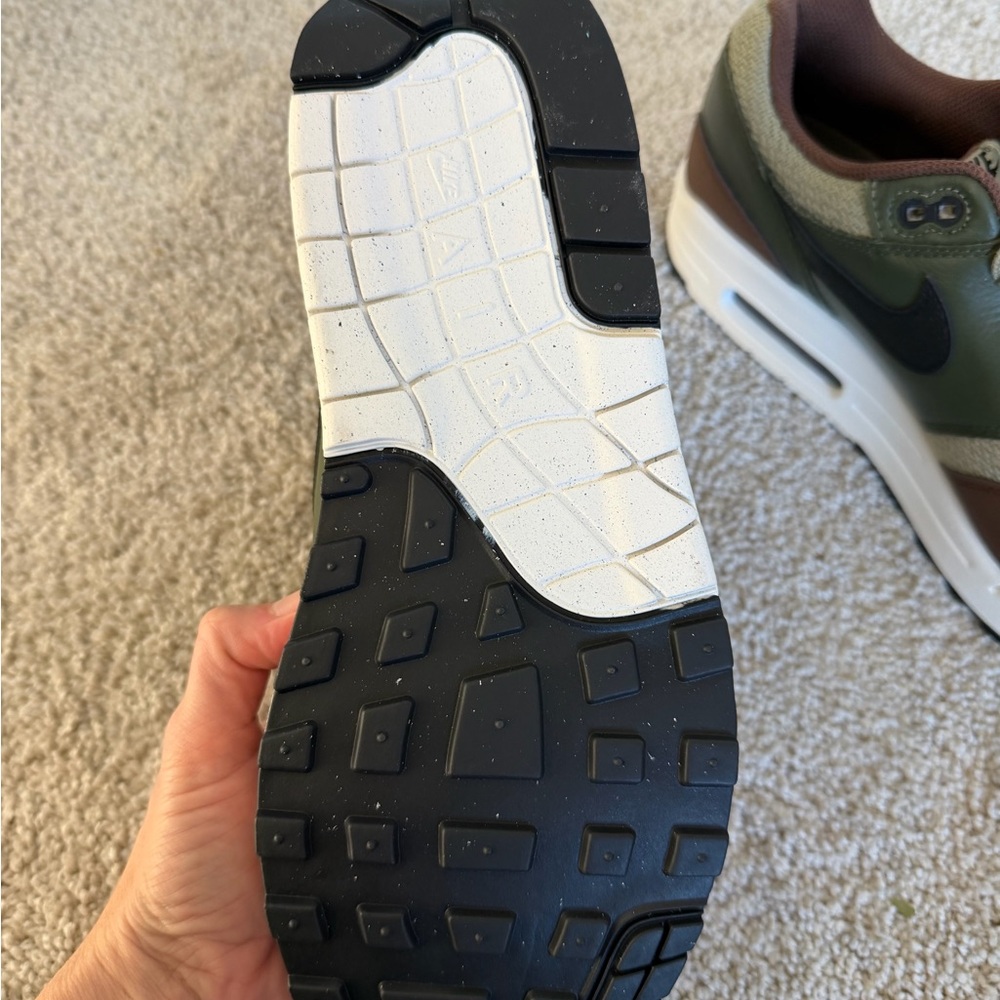 Nike Air Max Men's Sneakers - Picture 4 of 4